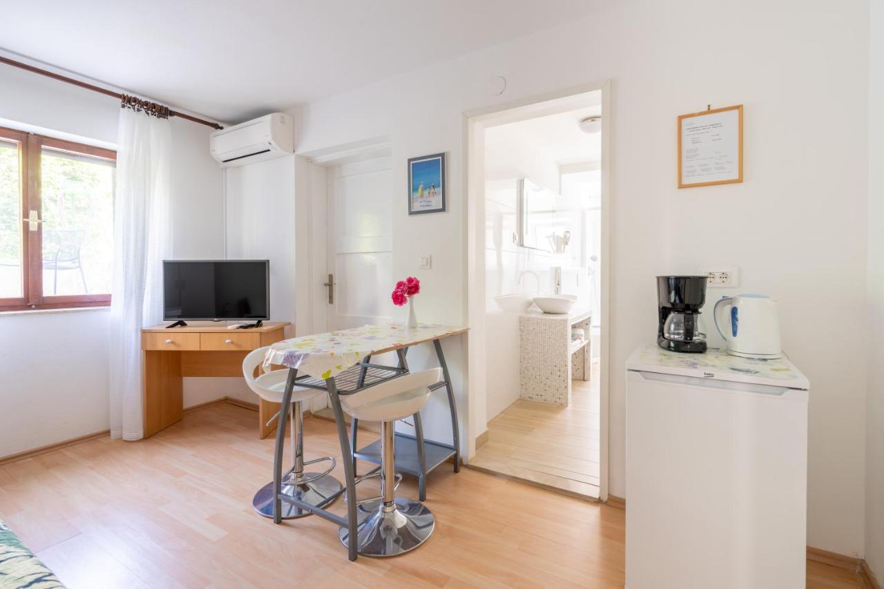 Apartmani&Soba Mimi Rovigno Esterno foto