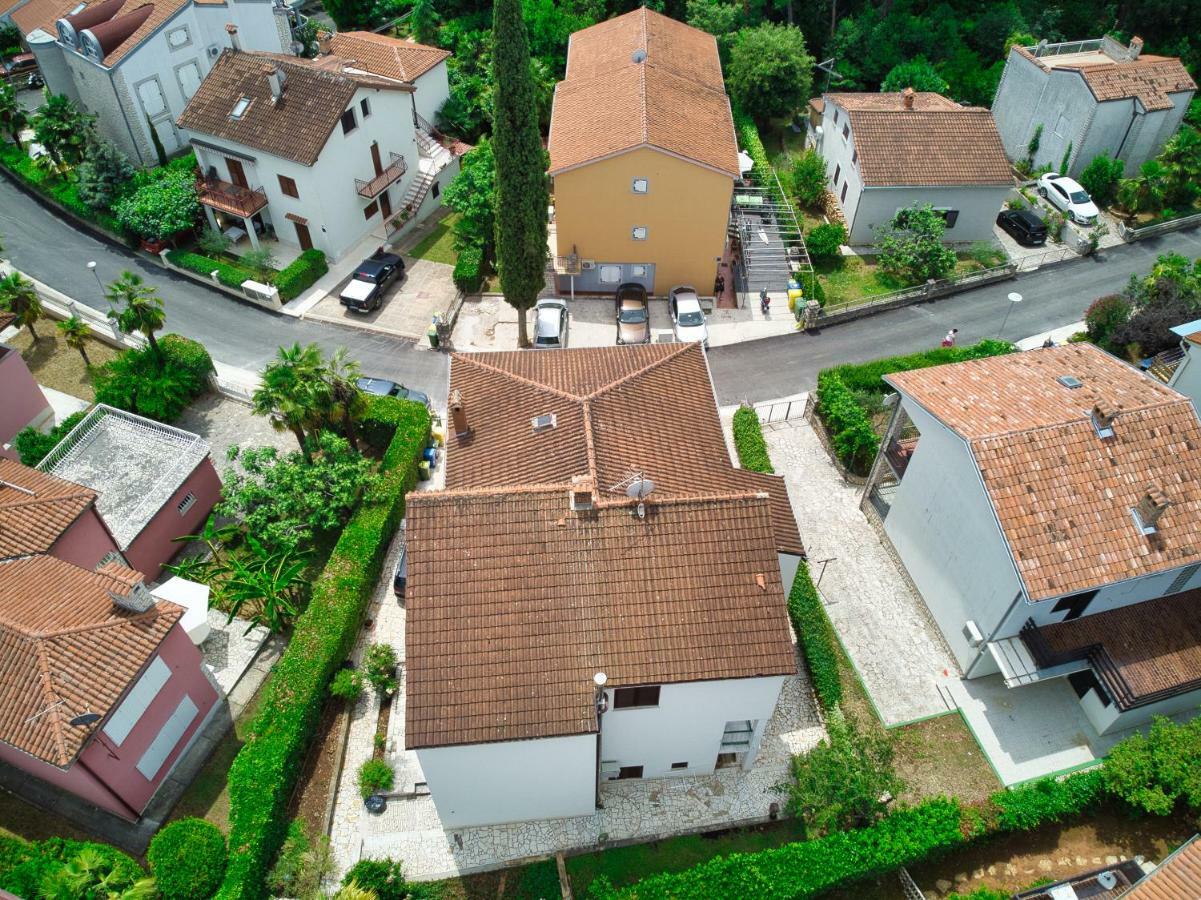 Apartmani&Soba Mimi Rovigno Esterno foto