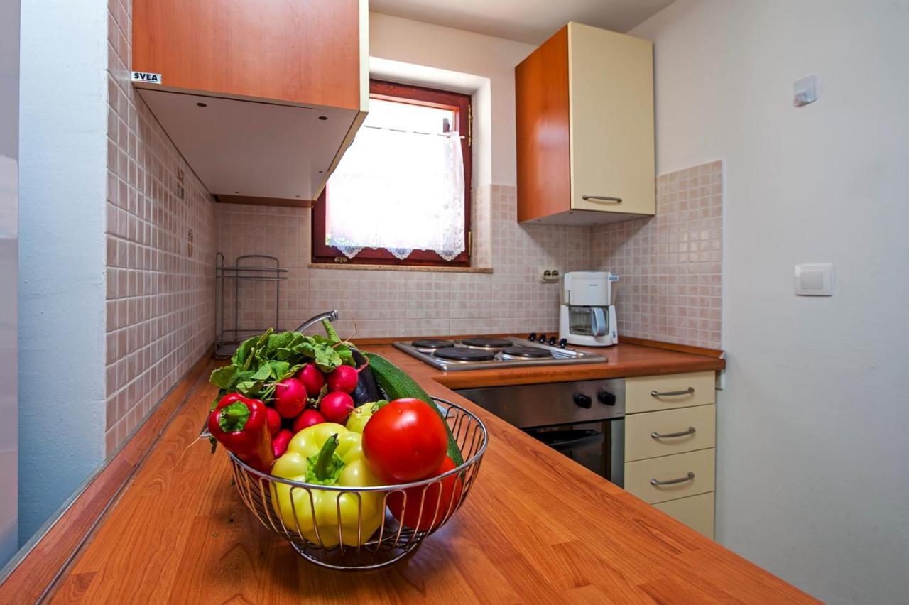 Apartmani&Soba Mimi Rovigno Esterno foto