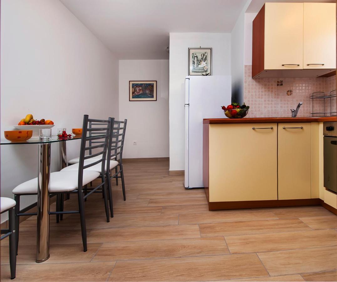 Apartmani&Soba Mimi Rovigno Esterno foto