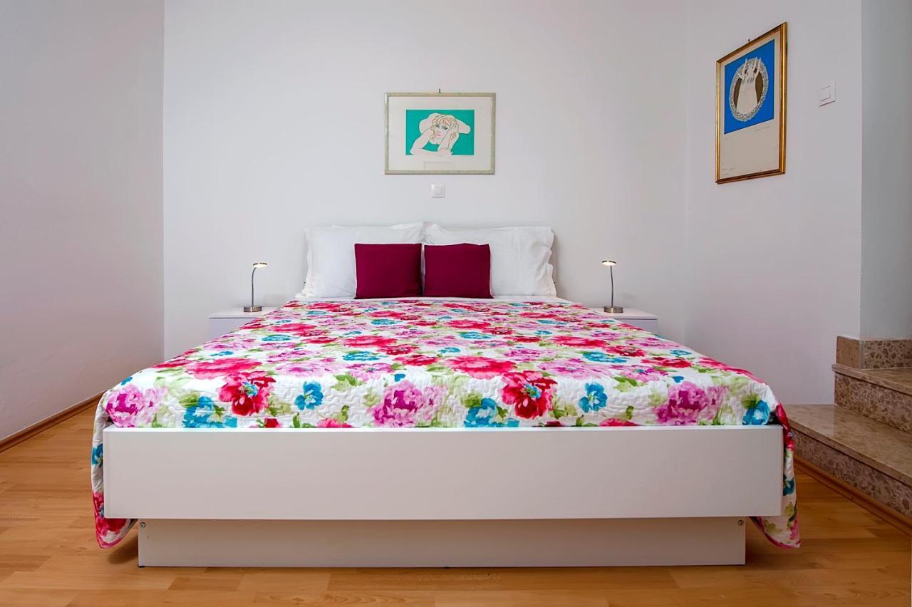 Apartmani&Soba Mimi Rovigno Esterno foto