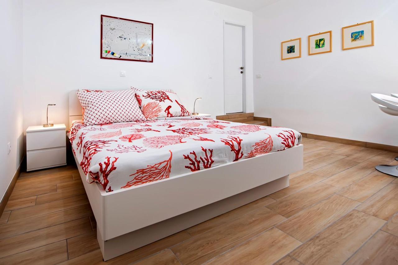 Apartmani&Soba Mimi Rovigno Esterno foto