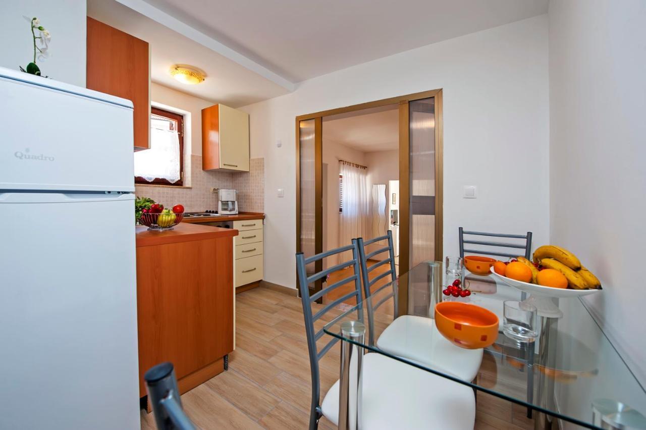 Apartmani&Soba Mimi Rovigno Esterno foto