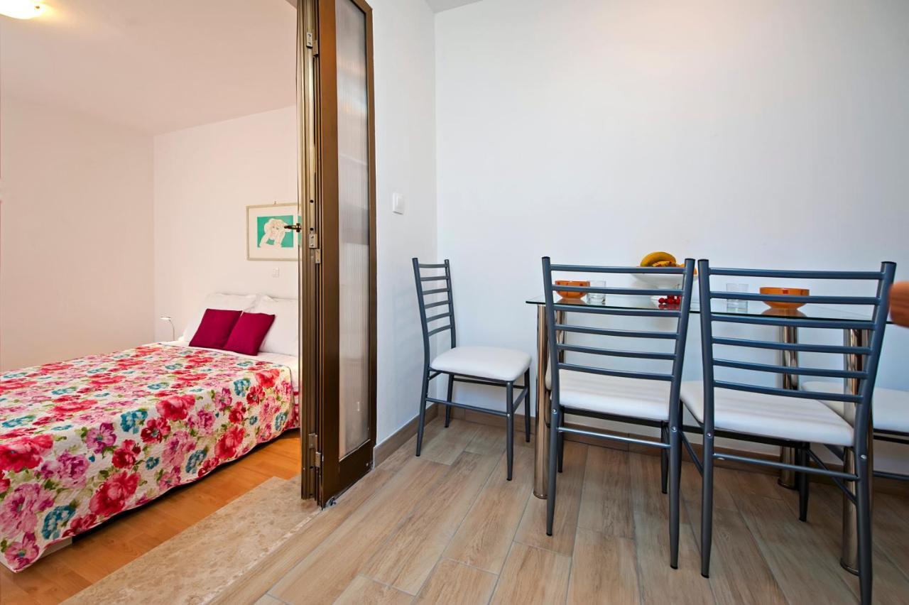 Apartmani&Soba Mimi Rovigno Esterno foto