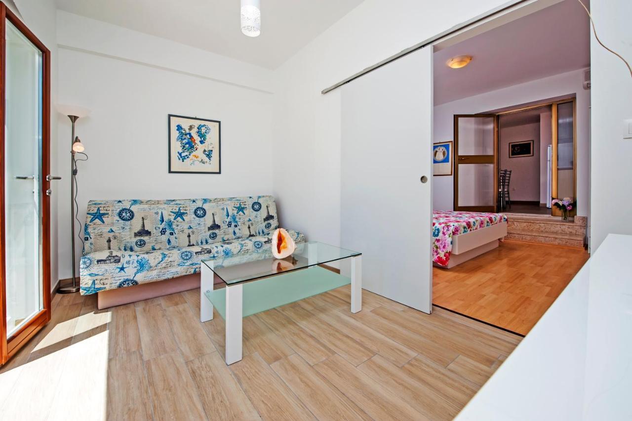 Apartmani&Soba Mimi Rovigno Esterno foto