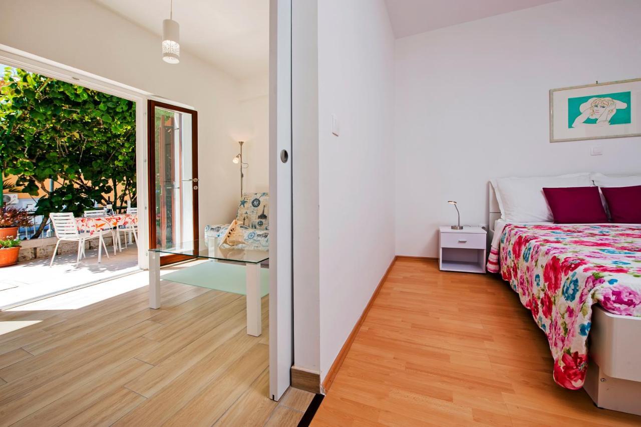 Apartmani&Soba Mimi Rovigno Esterno foto